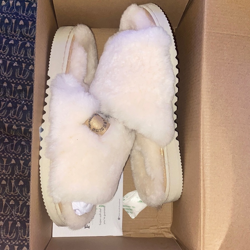 fireside fuzzy slippers